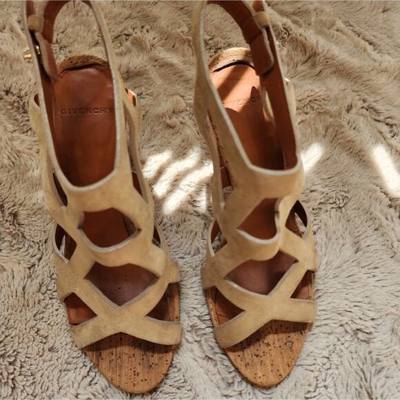 GIVENCHY STRAPPY BLOCK HEELS SIZE 37(6.5) - Picture 9 of 10